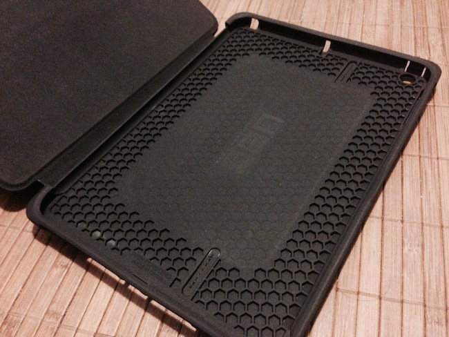 Funda Urban Armor Gear para iPad Air