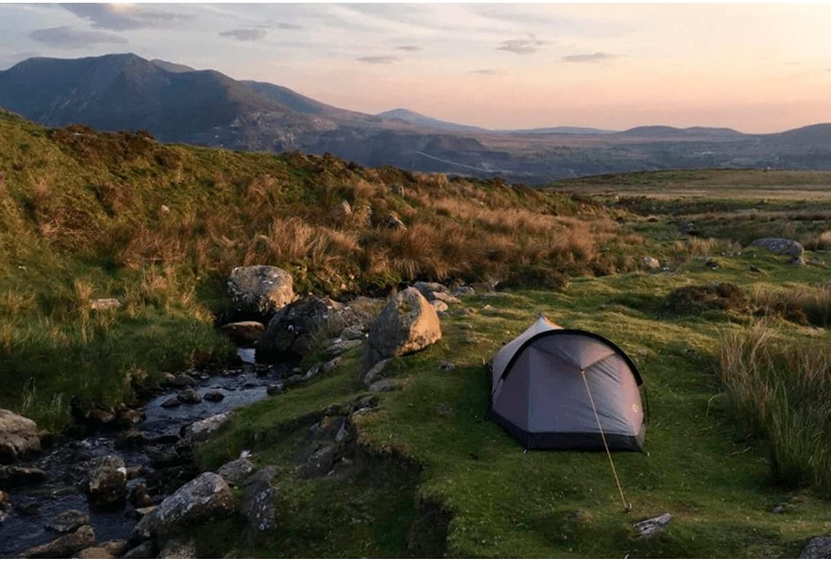 acampar en la montaña